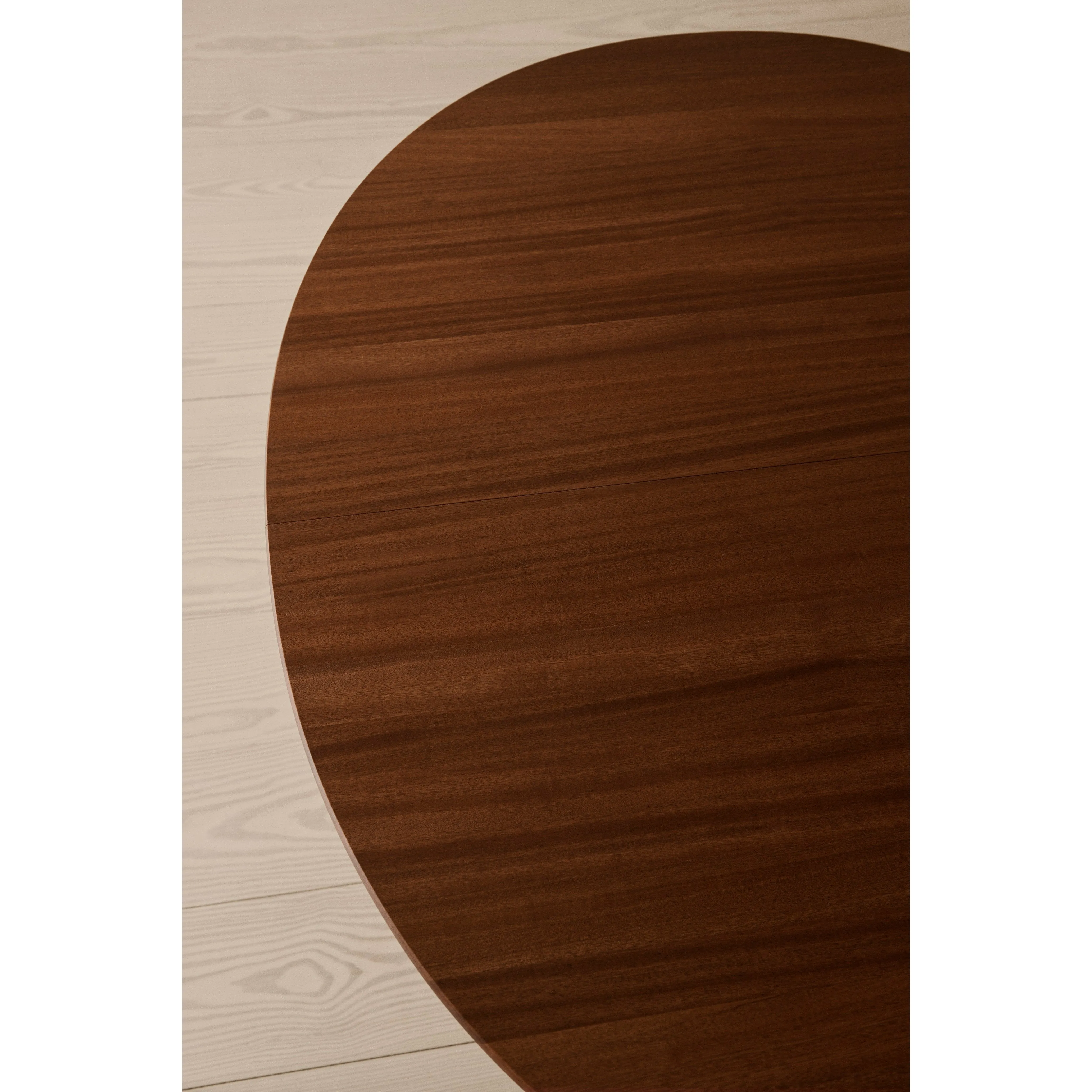 Carl Hansen Ch337 Dining Table 140x115 Cm, Mahogany Oiled
