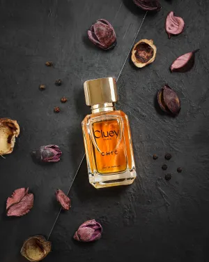 Cluey chic perfume