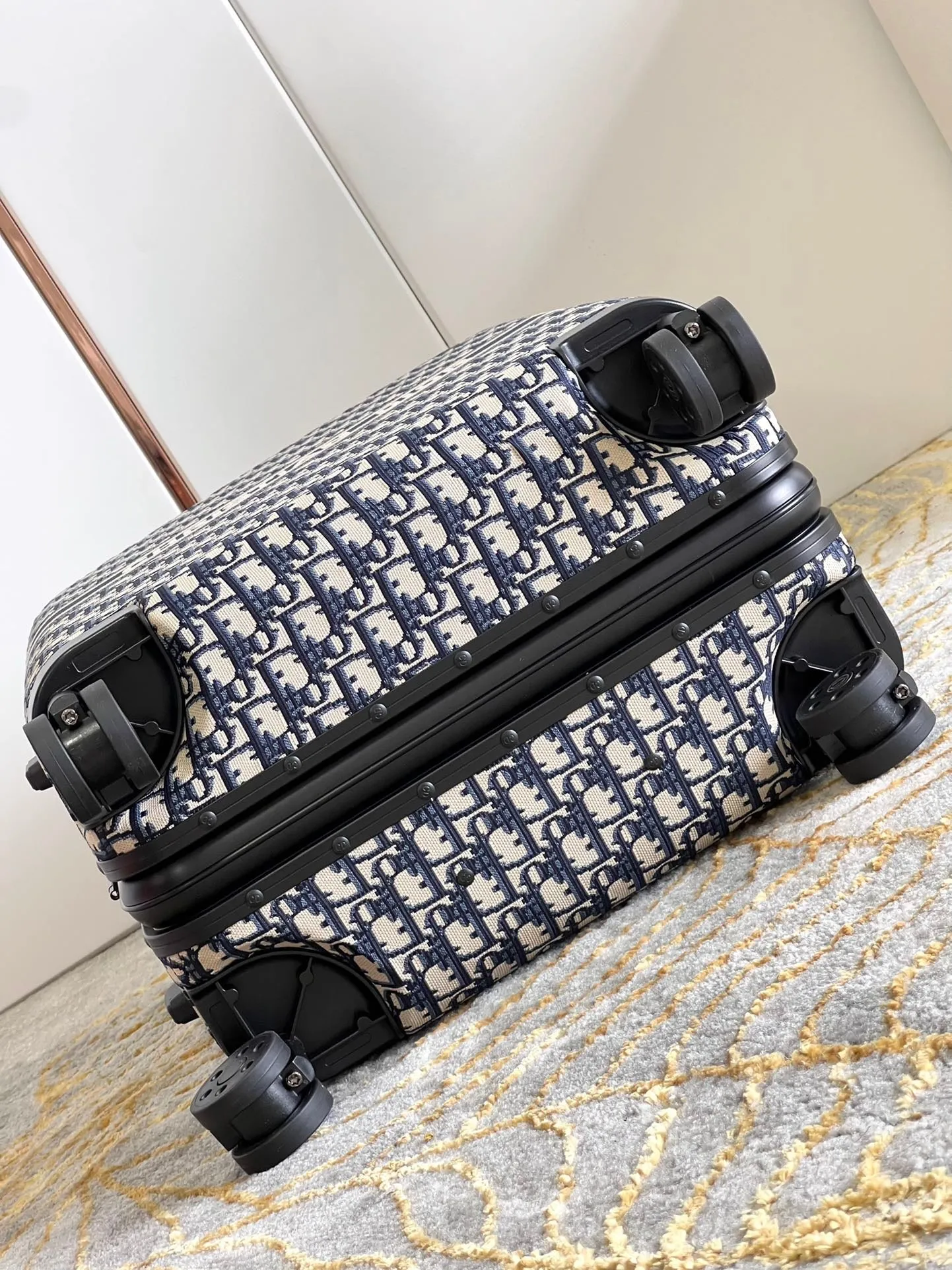 DR302 DiorTravel Luggage / HIGHEST QUALITY VERSION / 13.7x9x20.8inch