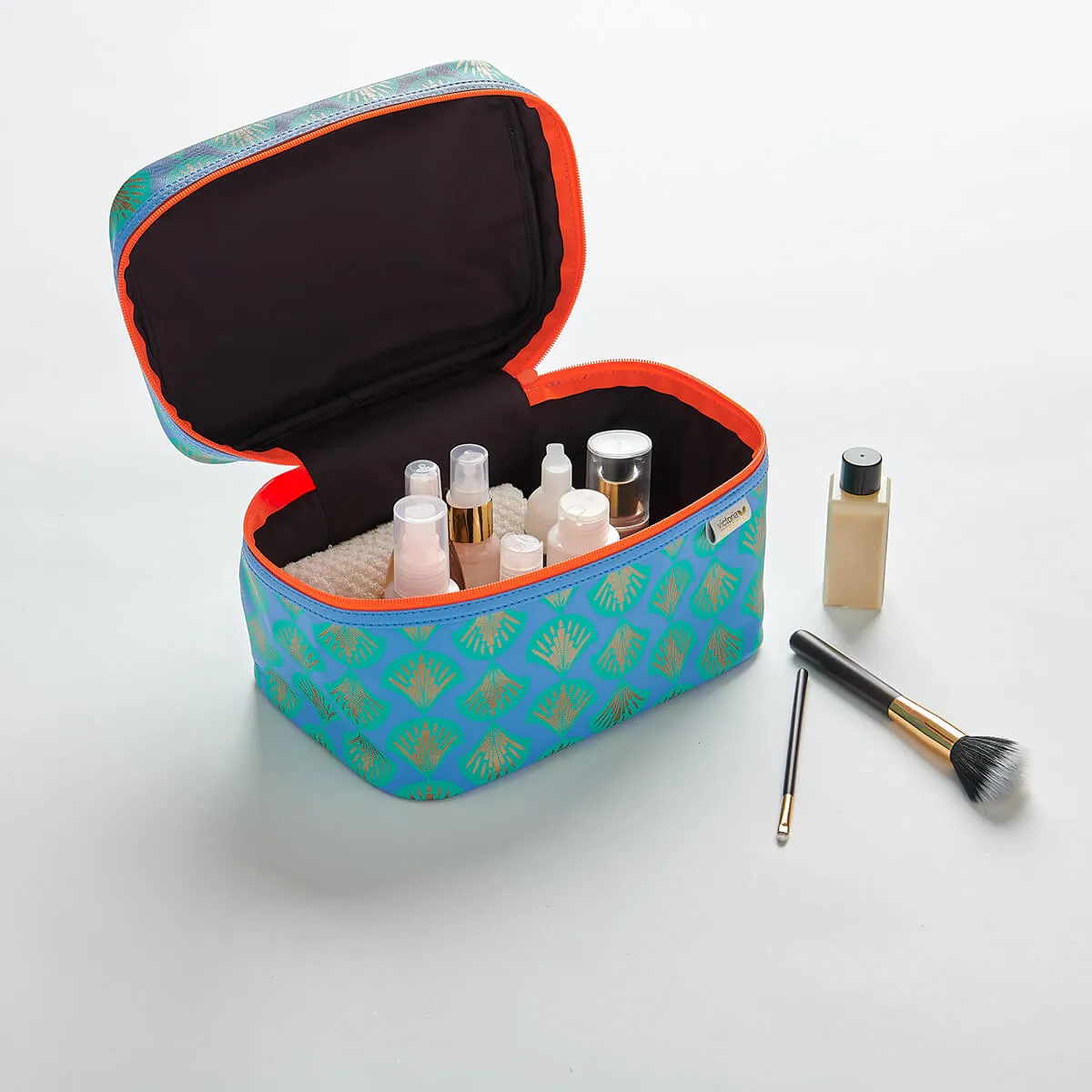 'Edie' Vanity Case in Shell Aqua