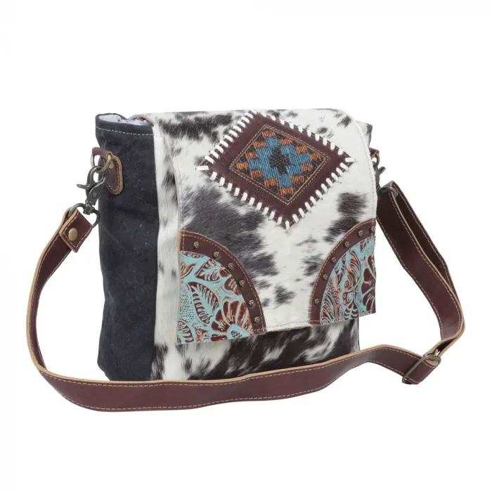 Efficient Canvas and Hide Bag