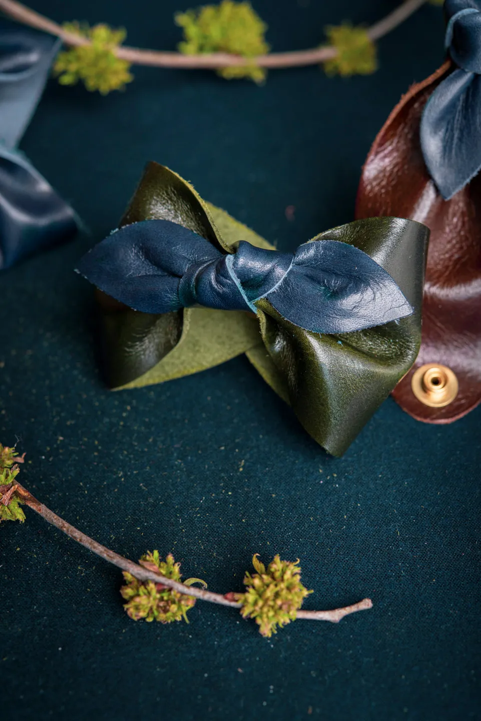 Leather bow bracelet MESSIER model
