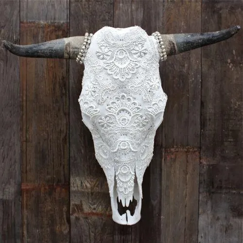 McQUEEN LACE Cow Skull