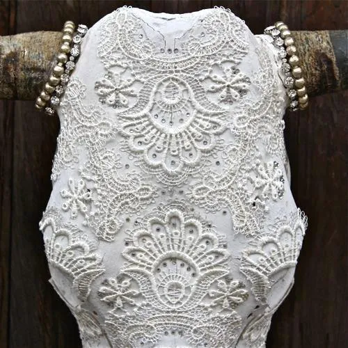 McQUEEN LACE Cow Skull