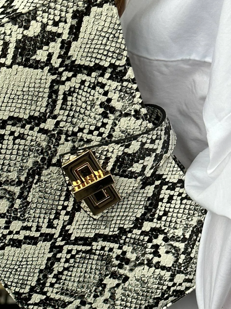 Shoulder baguette bag