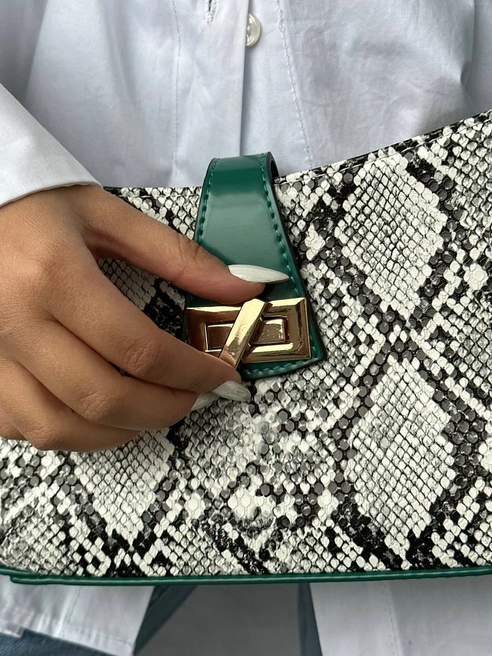 Shoulder baguette bag