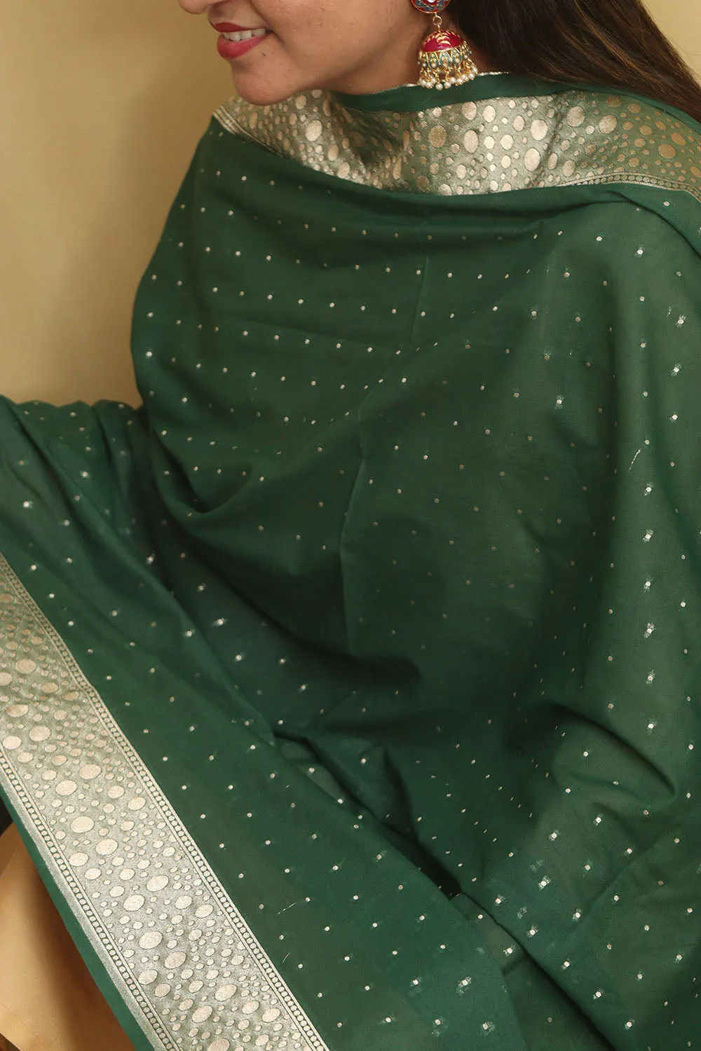 Stunning Green Banarasi Silk Stole - Elegant and Luxurious