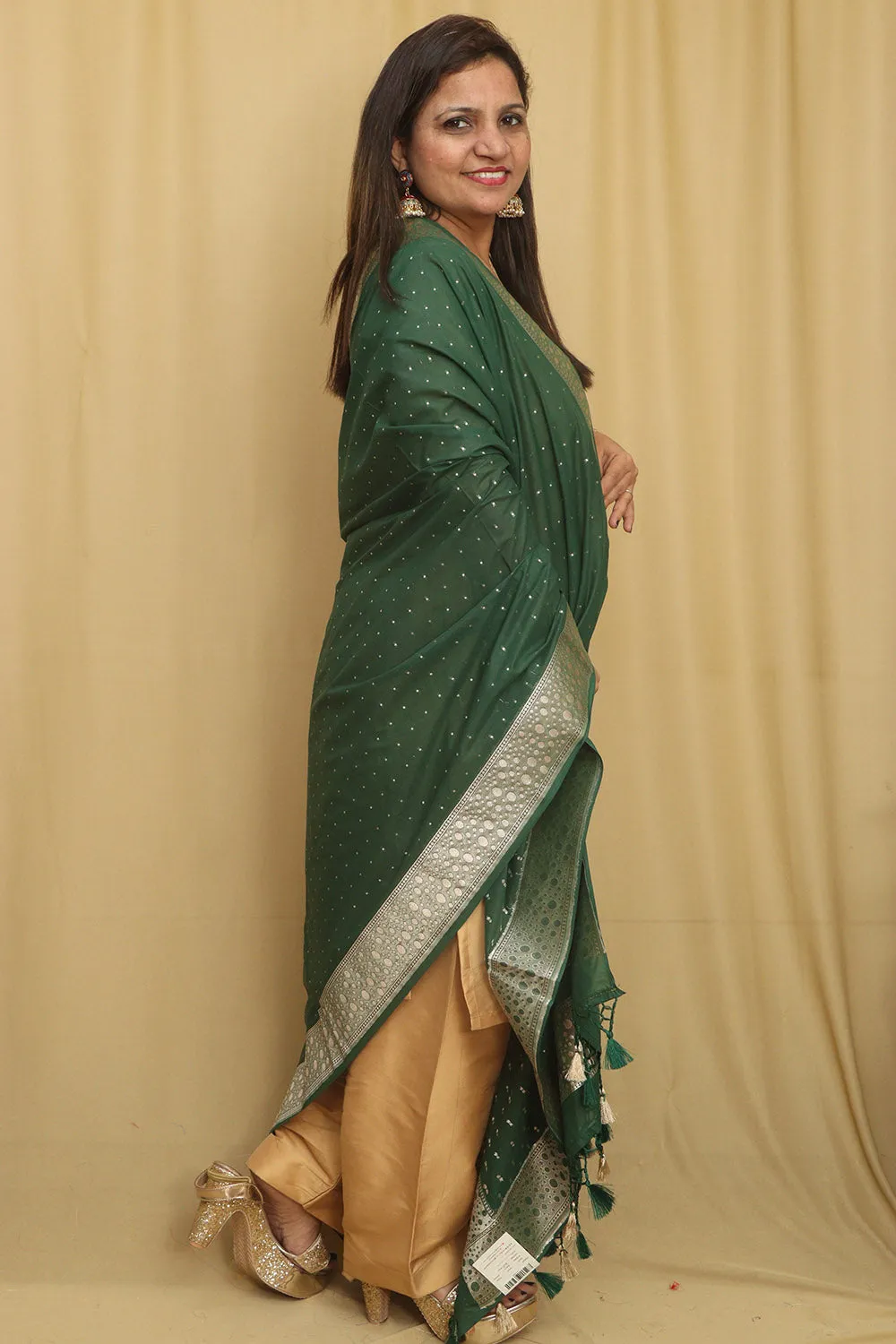 Stunning Green Banarasi Silk Stole - Elegant and Luxurious