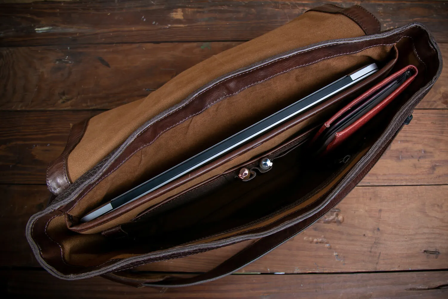 Theodore Leather Messenger