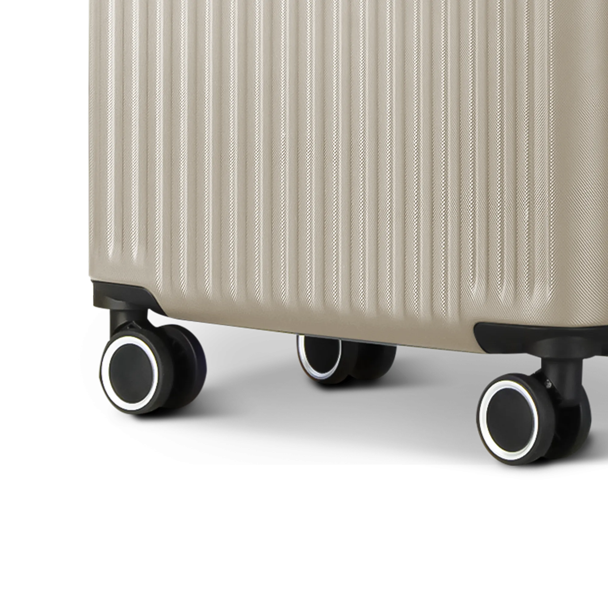 Vacay 24" Suitcase in Earth